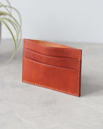 Charger l&#39;image dans la galerie, Leather Cardholder, 5 slots, Tan, Front view
