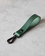 Charger l&#39;image dans la galerie, Leather Keyring, Green, Black Hardware
