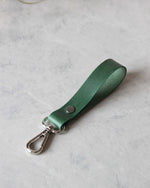 Charger l&#39;image dans la galerie, Leather Keyring, Green, Silver Hardware
