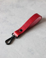 Charger l&#39;image dans la galerie, Leather Keyring, Red, Black Hardware
