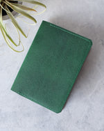 Charger l'image dans la galerie, Leather Passport Cover, Green and Tan, Closed view

