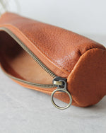 Charger l&#39;image dans la galerie, Leather Pencil Case, Zipper, Tan, Front View
