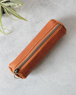 Charger l&#39;image dans la galerie, Leather Pencil Case, Zipper, Tan, Top View
