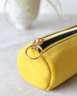 Charger l&#39;image dans la galerie, Leather Pencil Case, Zipper, Yellow, End View
