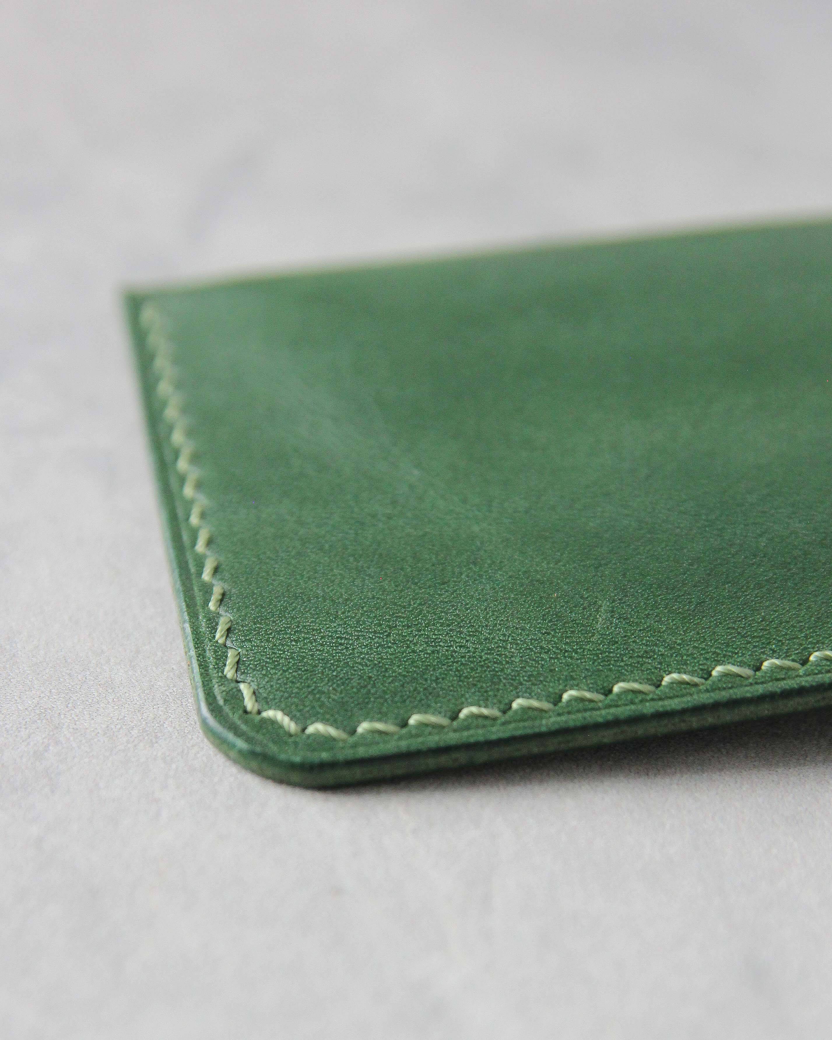 Leather Simple Cardholder, Forest Green, Detail view