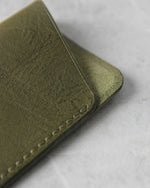 Load image into Gallery viewer, Leather Simple Cardholder, Olive Green, Detail view
