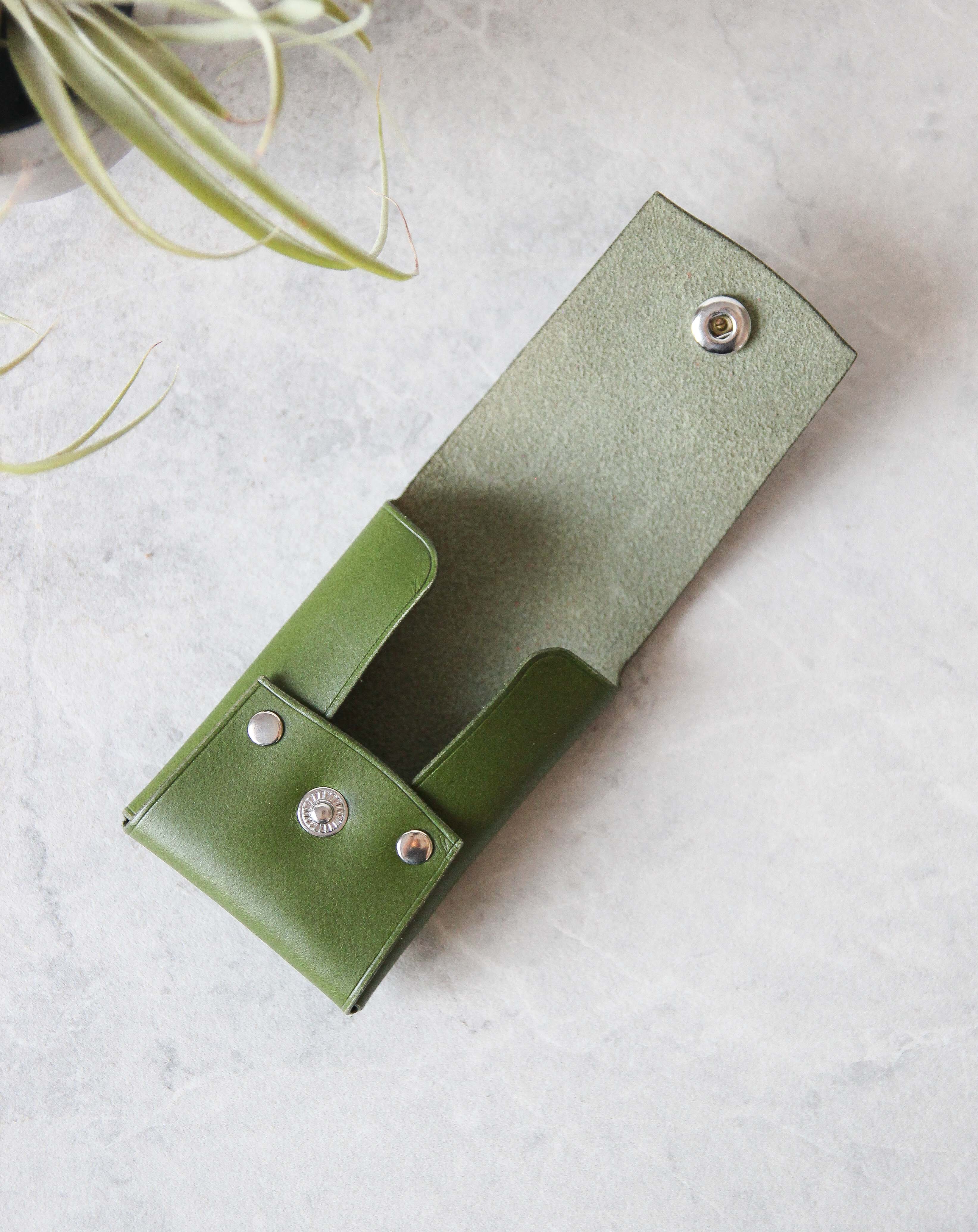 Leather Snap Cardholder, Green, Open view