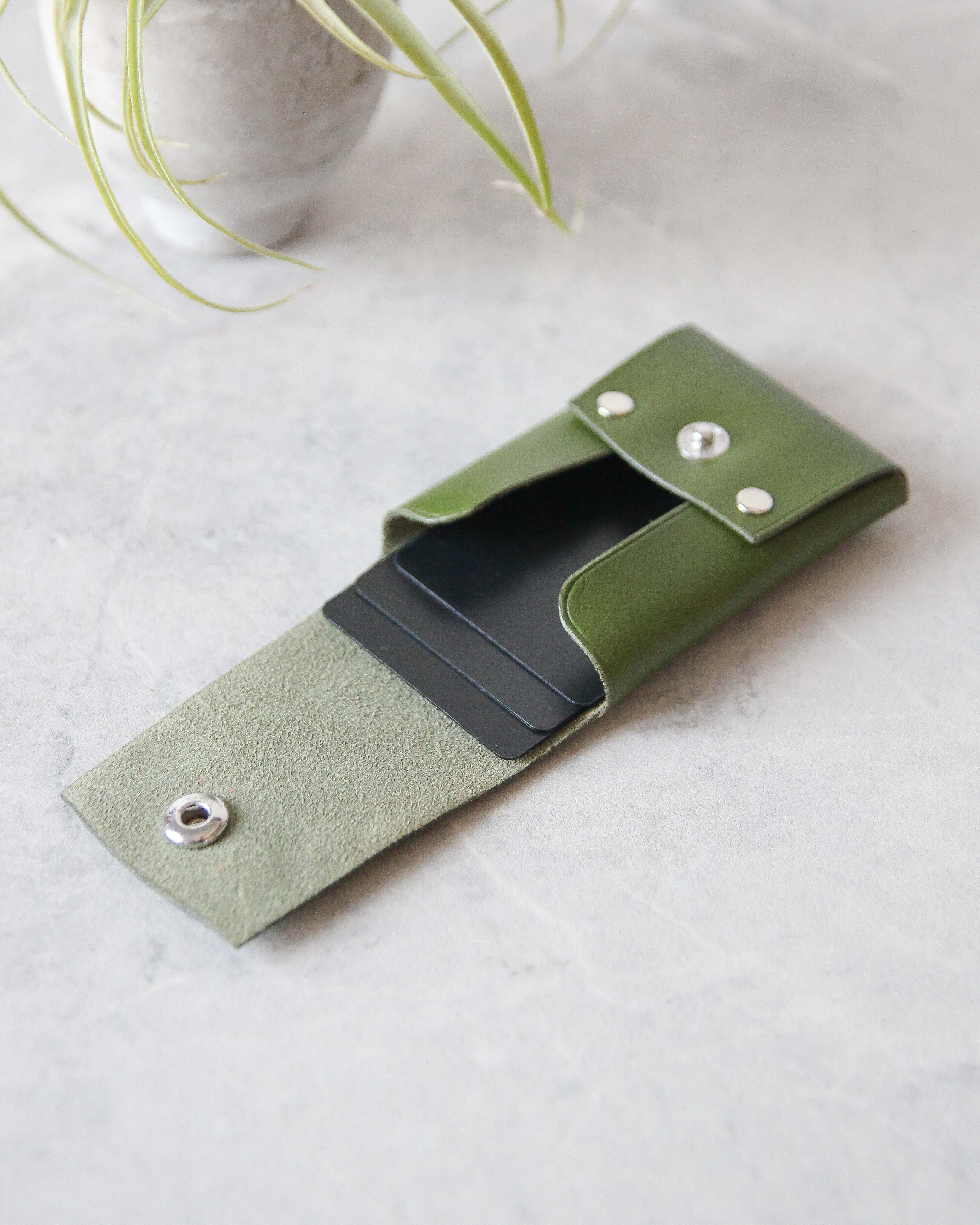 Leather Snap Cardholder, Green, Side view