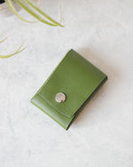 Charger l&#39;image dans la galerie, Leather Snap Cardholder, Green, Top view
