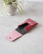 Charger l&#39;image dans la galerie, Leather Snap Cardholder, Magenta, Side view
