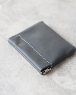 Load image into Gallery viewer, Leather Squeeze Coin Pouch, Gray, Closed view
