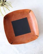 Charger l'image dans la galerie, Leather Valet Tray, Tan and Black, Large, Top View
