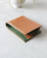 Charger l&#39;image dans la galerie, Leather Wallet, Beige and Green, 5 slots, Integrated Coin Pouch, Side view
