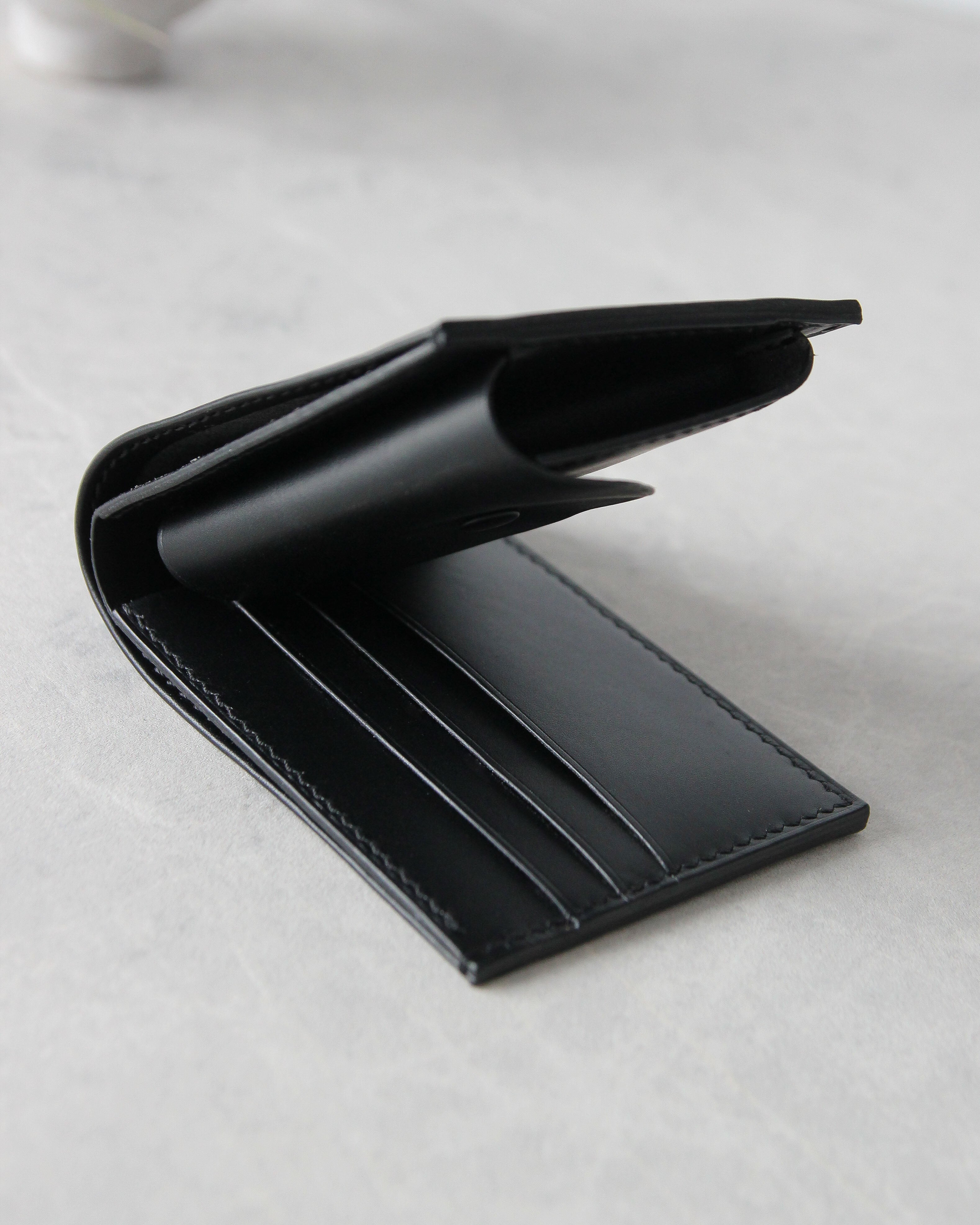 Leather Wallet, Black, 5 slots, Integrated Coin Pouch, Detail view