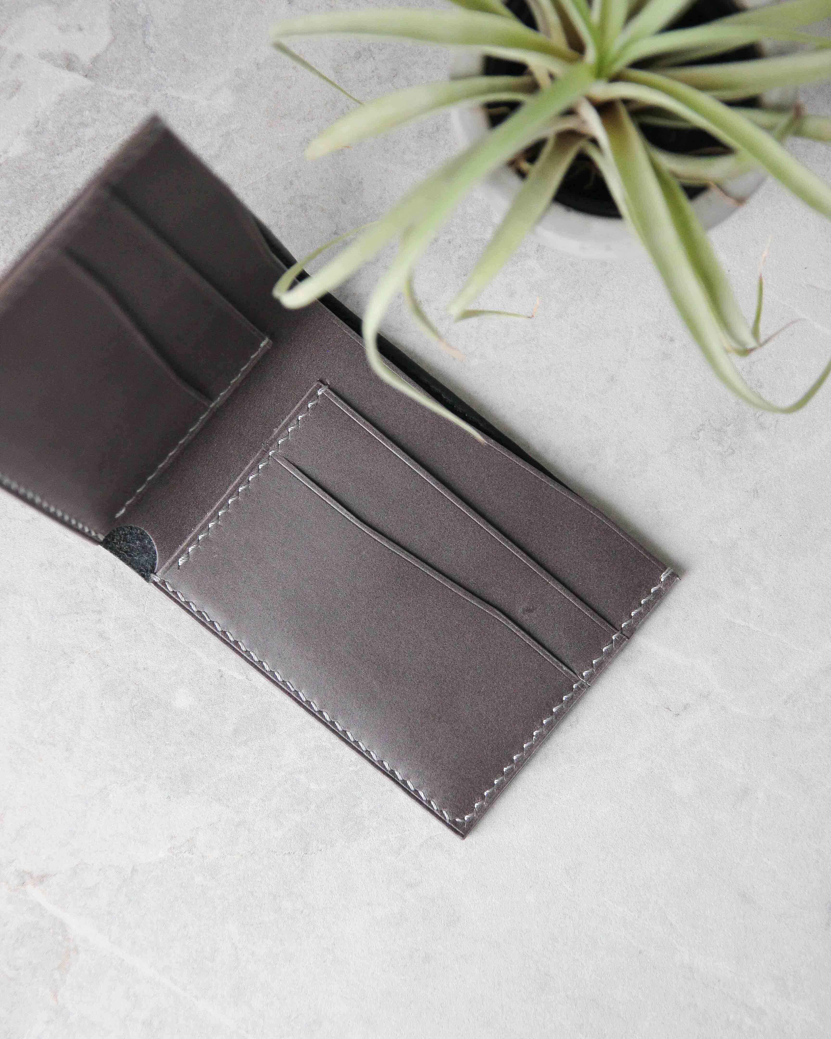 Leather Wallet ,Black and gray, 4 slots, Top view