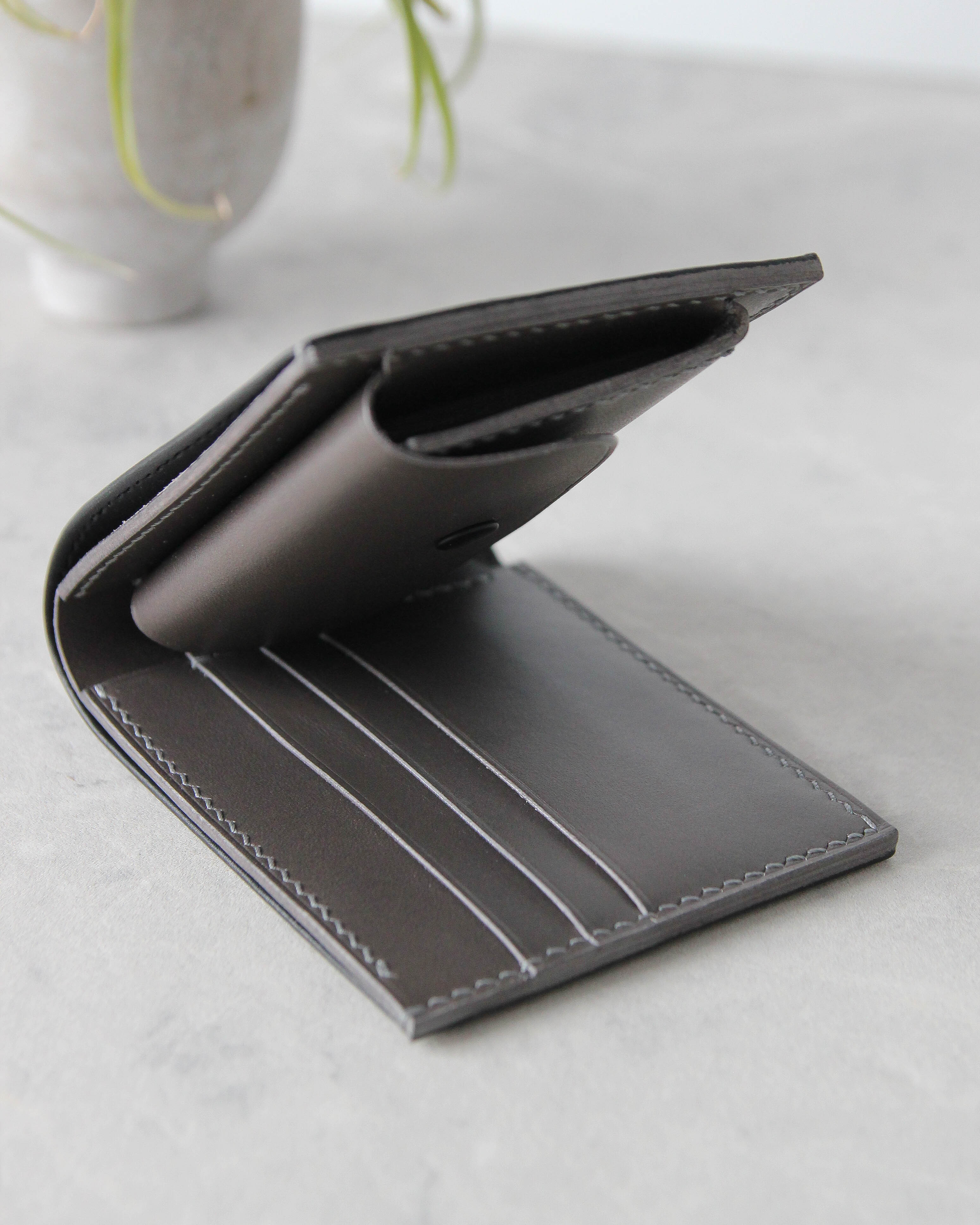Leather Wallet, Black and gray, 5 slots, Integrated Coin Pouch, Detail view