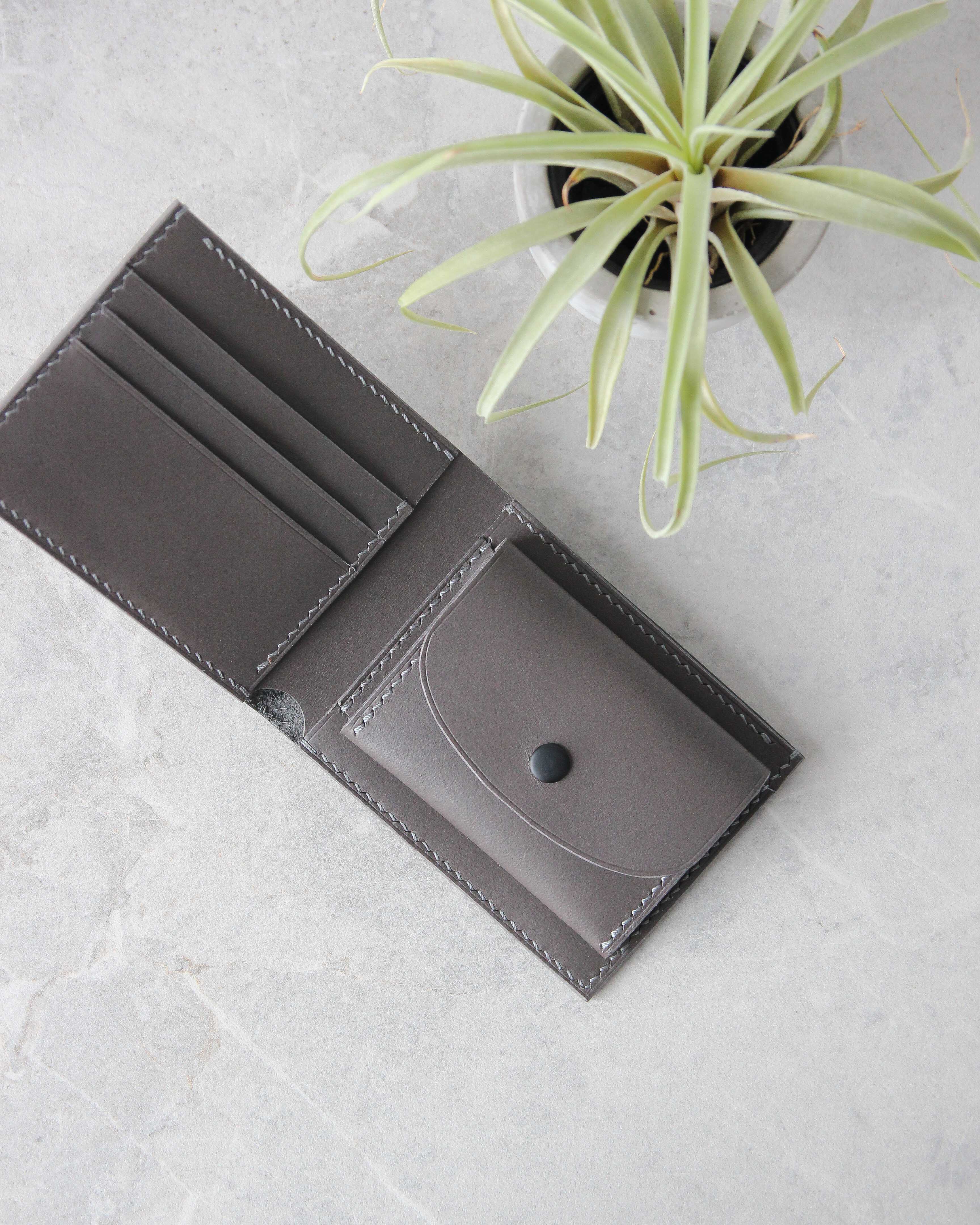 Leather Wallet, Black and gray, 5 slots, Integrated Coin Pouch, Top view