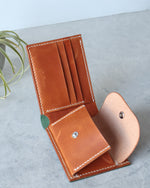Charger l'image dans la galerie, Leather Wallet, Green and Tan, 5 slots, Integrated Coin Pouch, Open view
