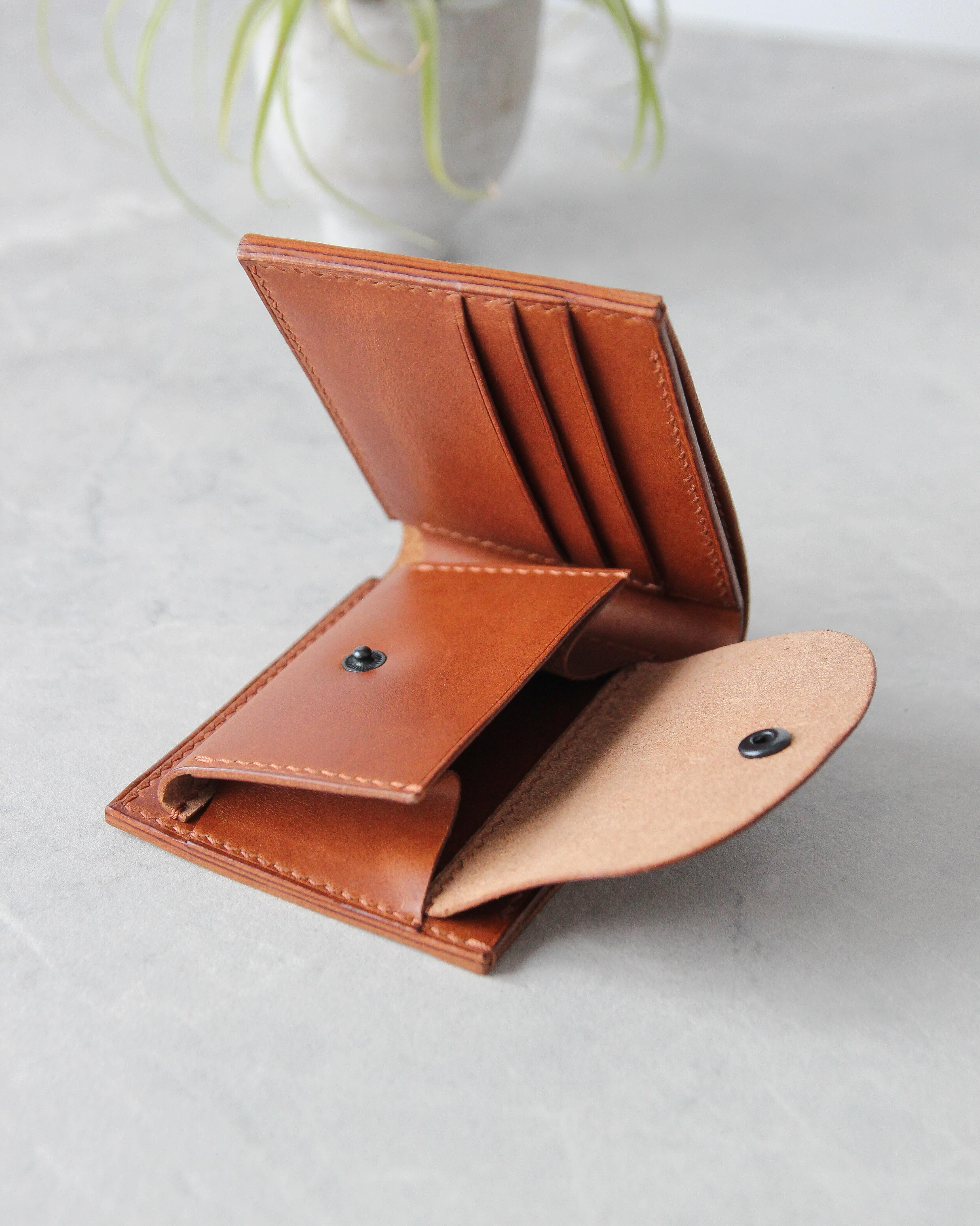 Leather Wallet, Tan, 5 slots, Integrated Coin Pouch, Open view