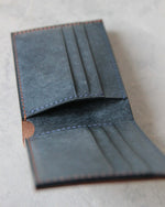 Charger l&#39;image dans la galerie, Leather Wallet, Tan+Blue, 8 slots, Open view
