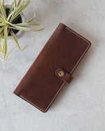 Load image into Gallery viewer, Long Leather Wallet, Brown &amp; Green, Closed View
