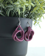 Load image into Gallery viewer, Earrings - &quot;Loop&quot; shape
