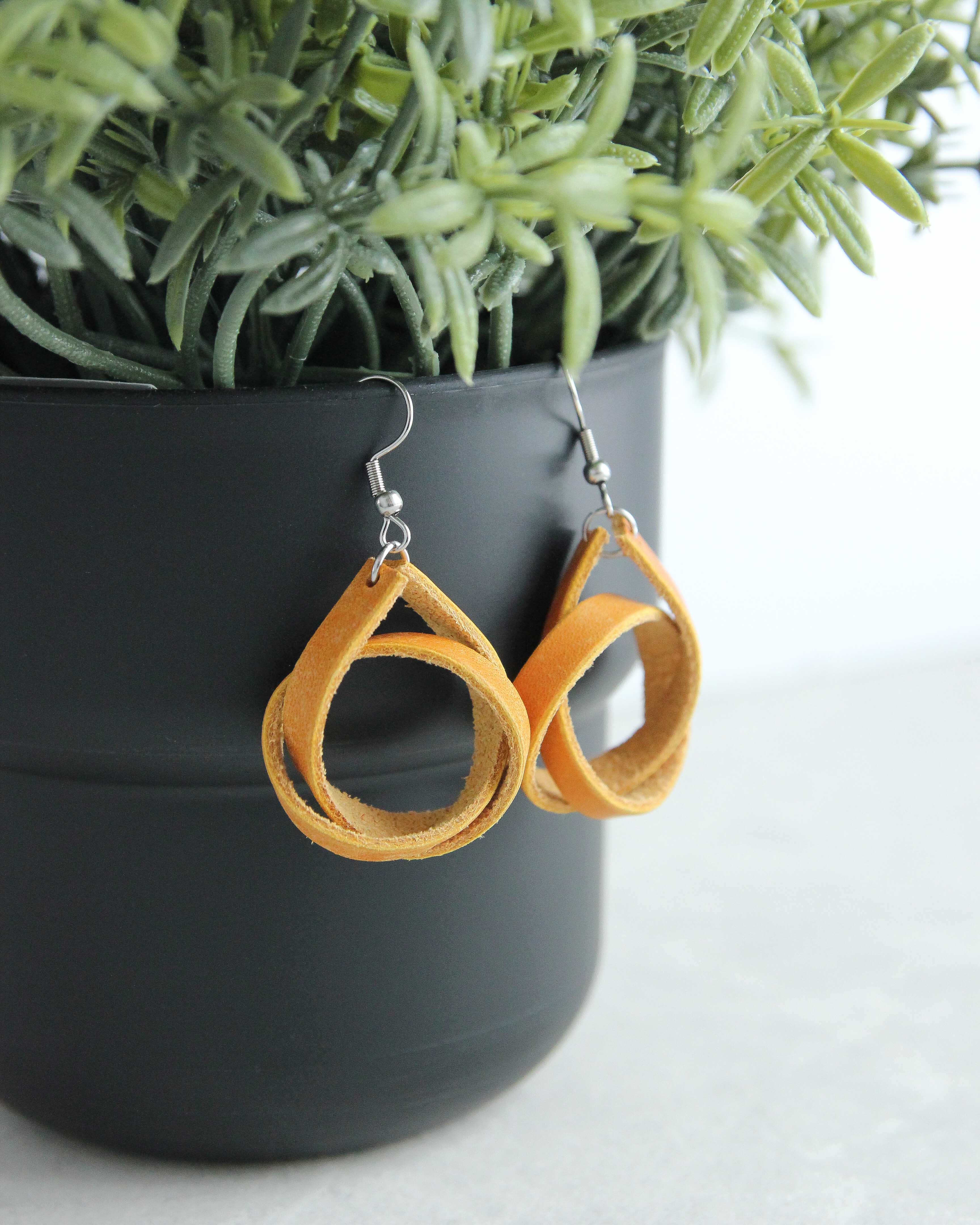 Earrings - "Loop" shape