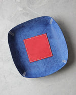 Charger l&#39;image dans la galerie, Leather Valet Tray, Blue and Red, Medium, Top View
